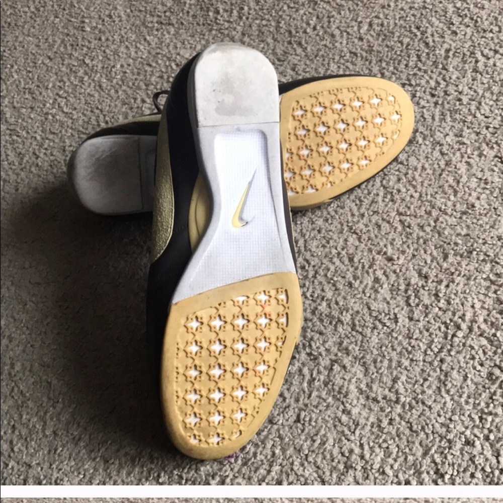 Retro sprint sister Nike sneakers